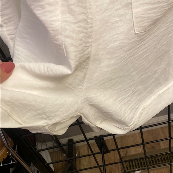 White Sleeveless Romper with Pockets - Picture 3 of 5